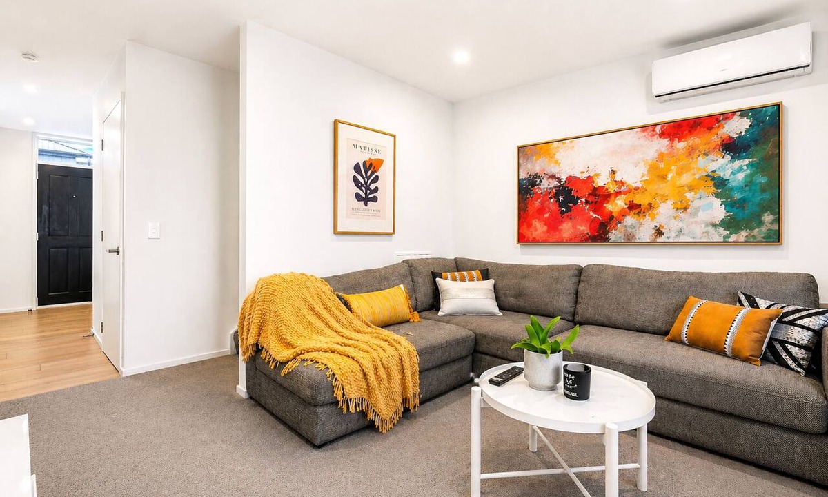 Christchurch City Centre Apartment | Contemporary 3BR City Apartment – Stylish & Central