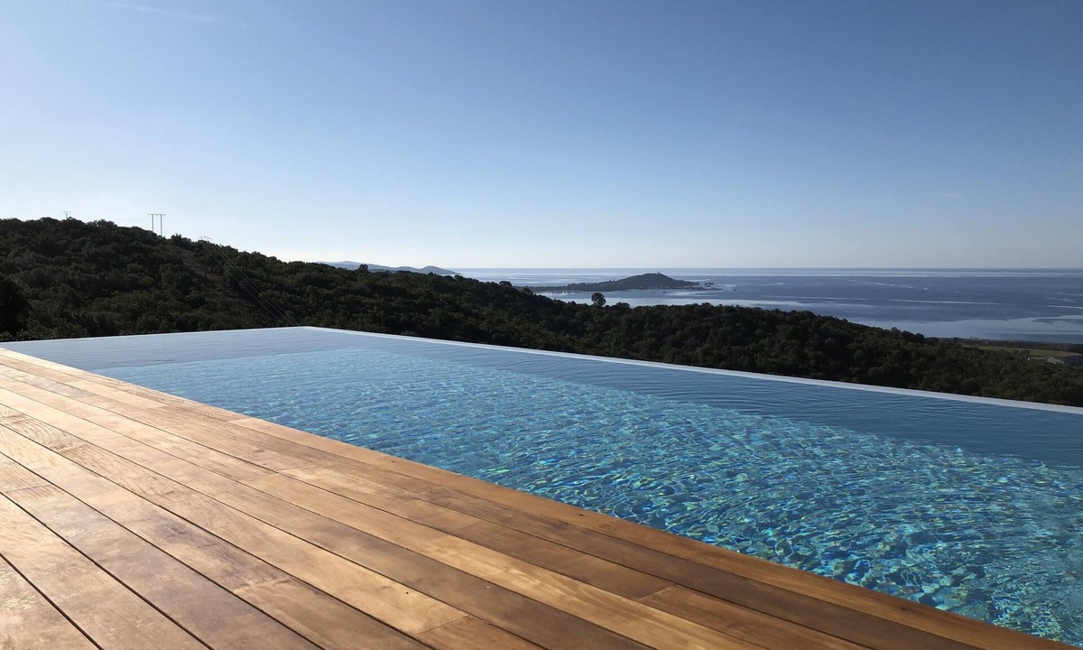 Albitreccia Villa | Contemporary upscale villa, pool, panoramic view of the Gulf of Ajaccio