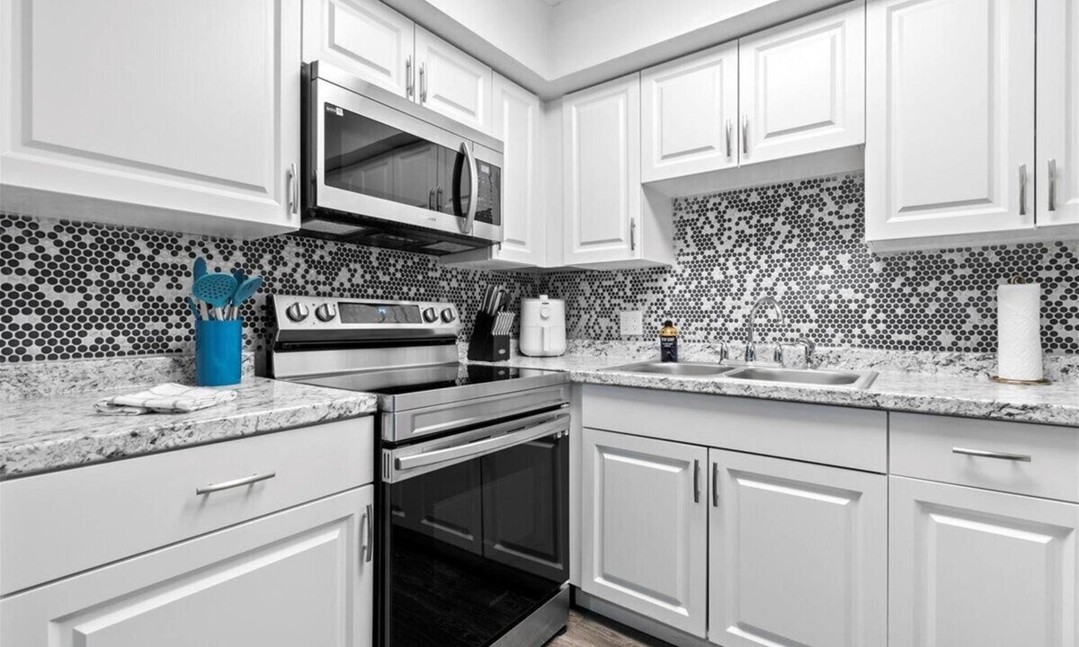 Lake Worth Corridor Apartment | Costal Lakeside 1BR in Lake Worth