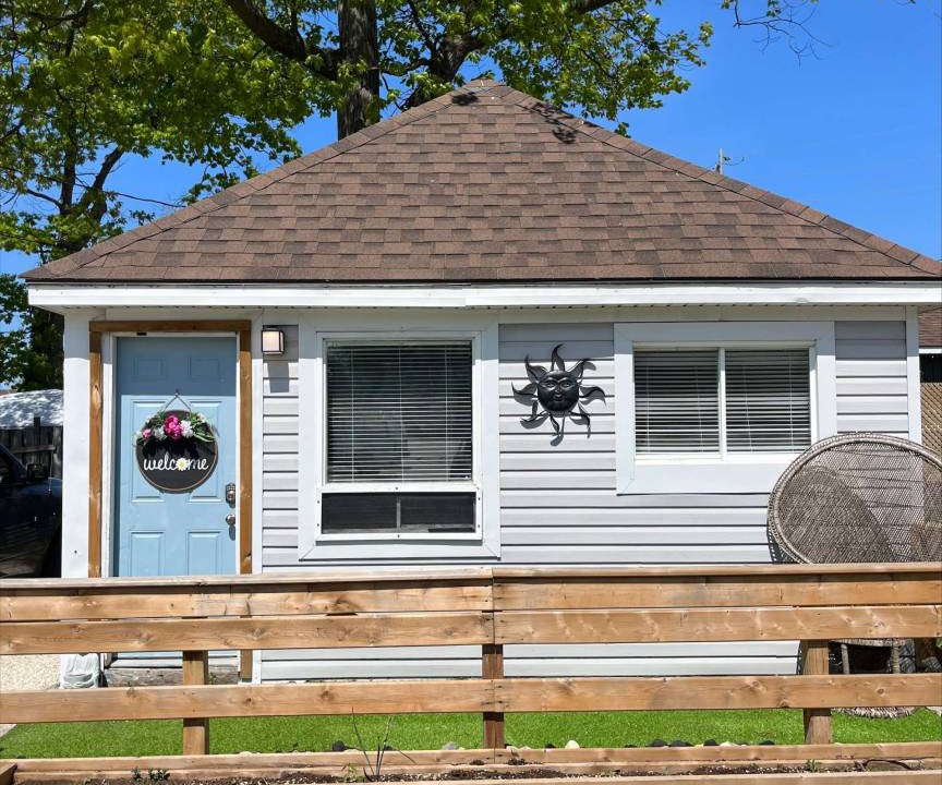 Wasaga Beach Cottage | Cottage ∙ 2 bedrooms ∙ 5 guests