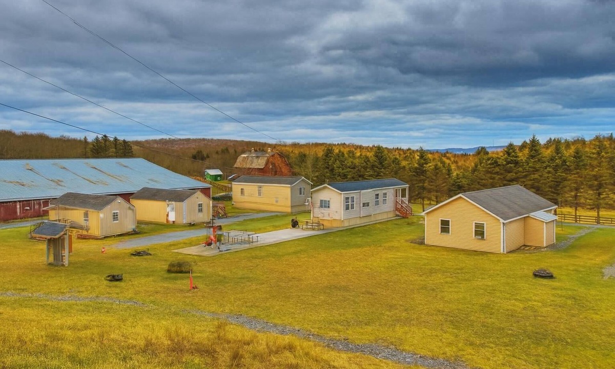 Pleasant Mount House | Cottage Complex · Poconos Luxury Stay