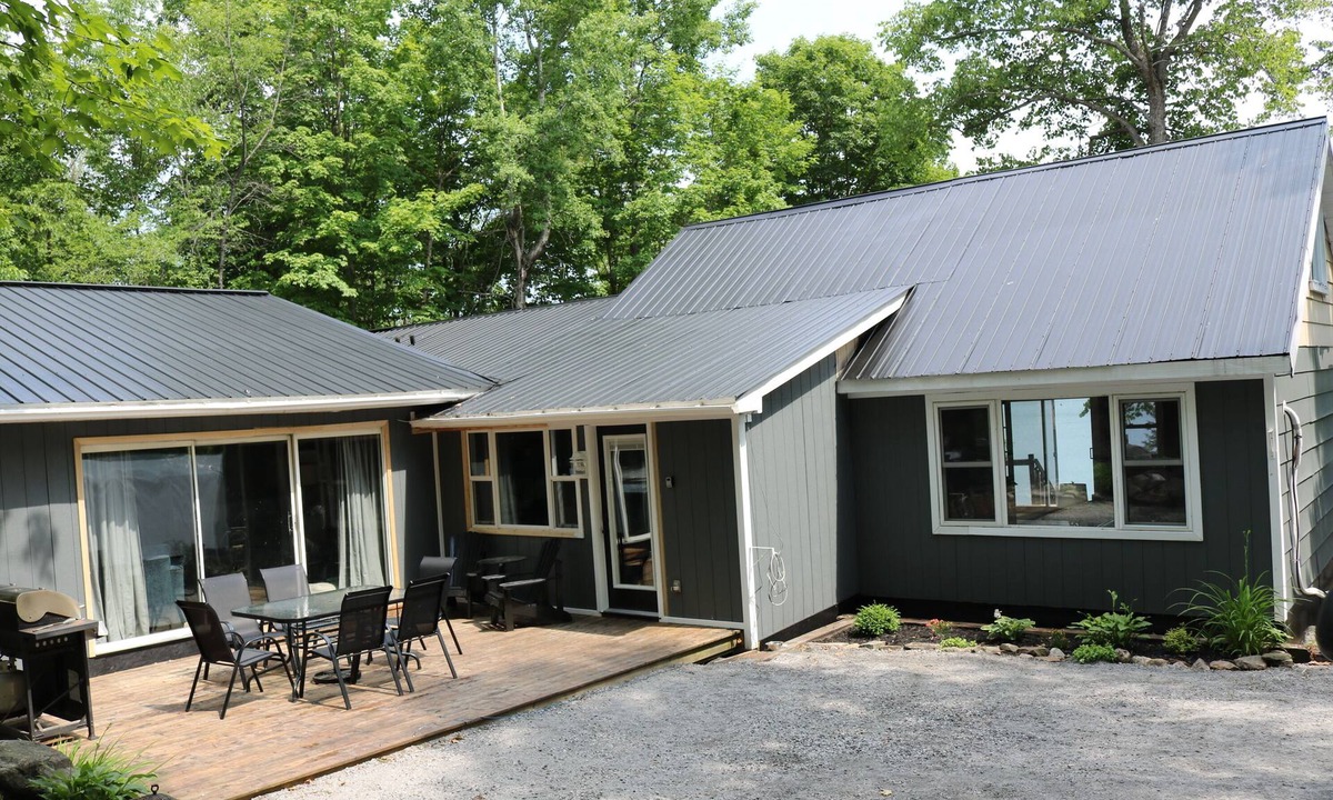 Unorganized Centre Parry Sound Cottage | Cottage! Memories! Sunsets! Hot tub & Sauna! Waterfront! Shallow Beach!