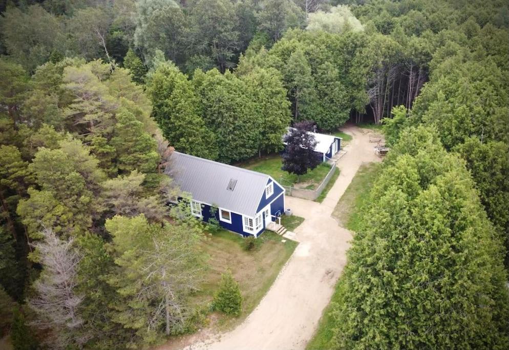 Flesherton House | Cottage Retreat on 11 Acres
