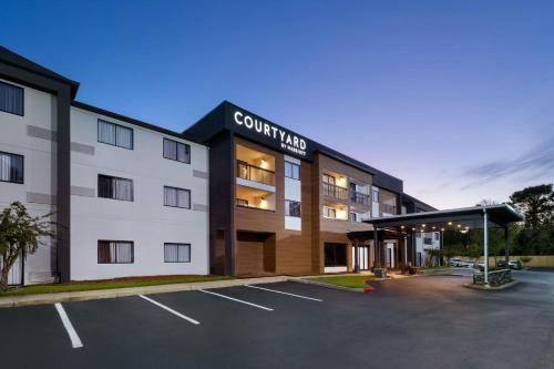 Mobile Hotel | Courtyard Mobile