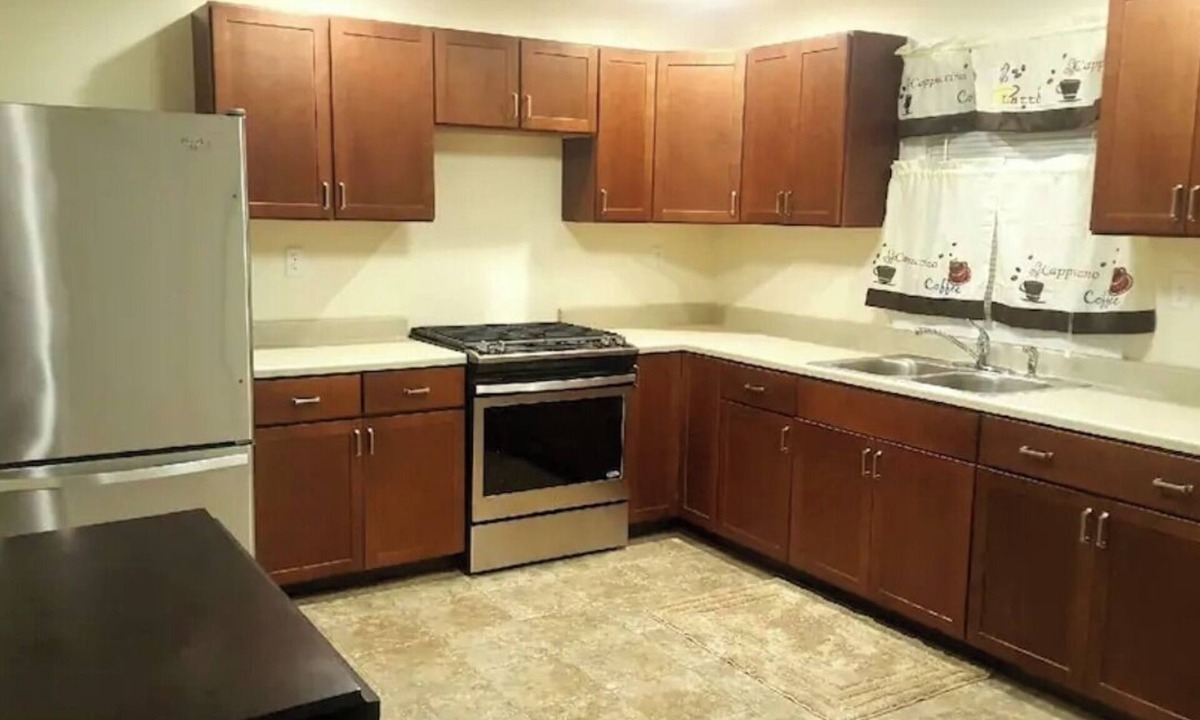 Penbrook House | Cozy 1 bed/1 bath fully furnished ished apartment