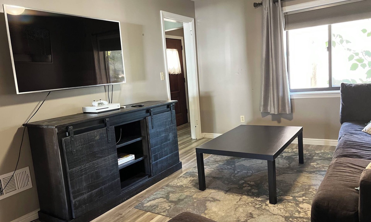 Brookline Apartment | Cozy 1-bedroom apartment in charming Pittsburgh