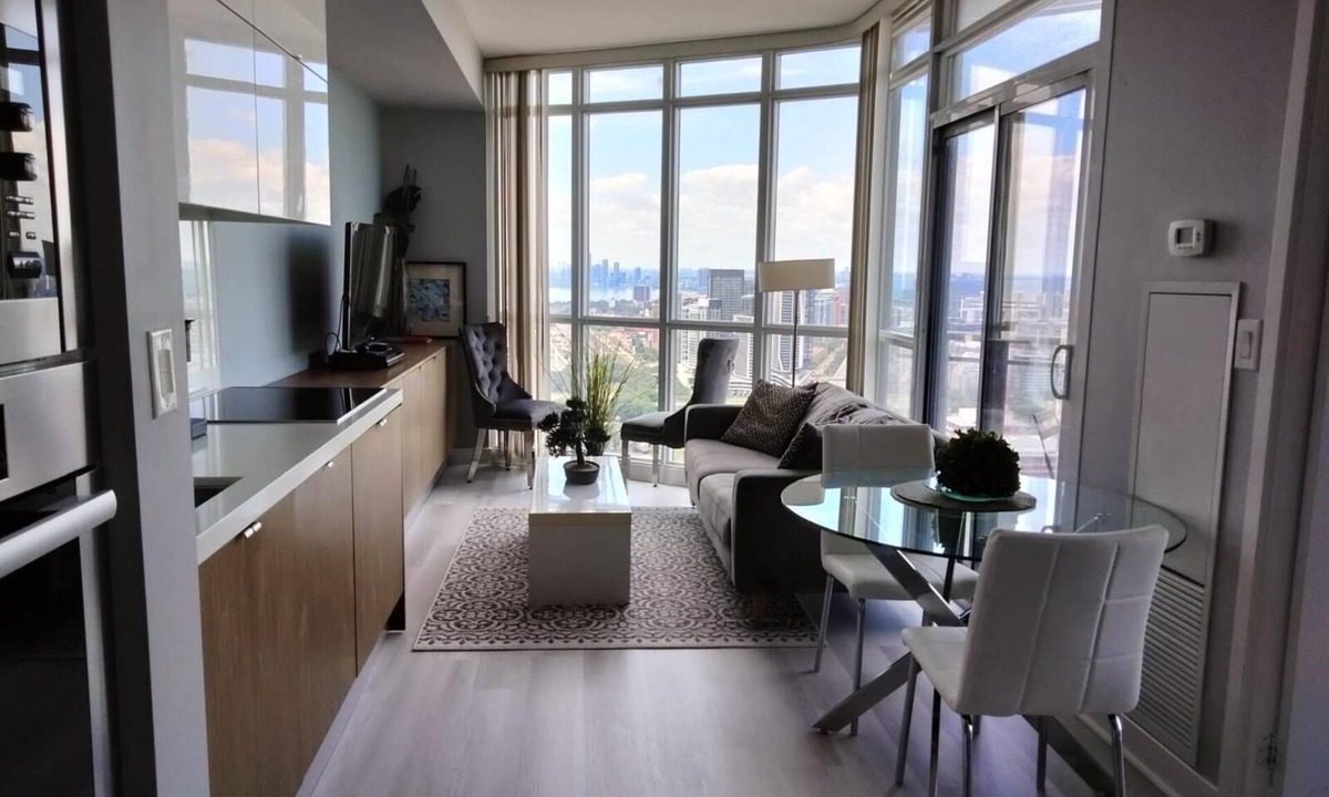 CityPlace Condo | Cozy 1-bedroom condo with AC, WiFi in the heart of Toronto