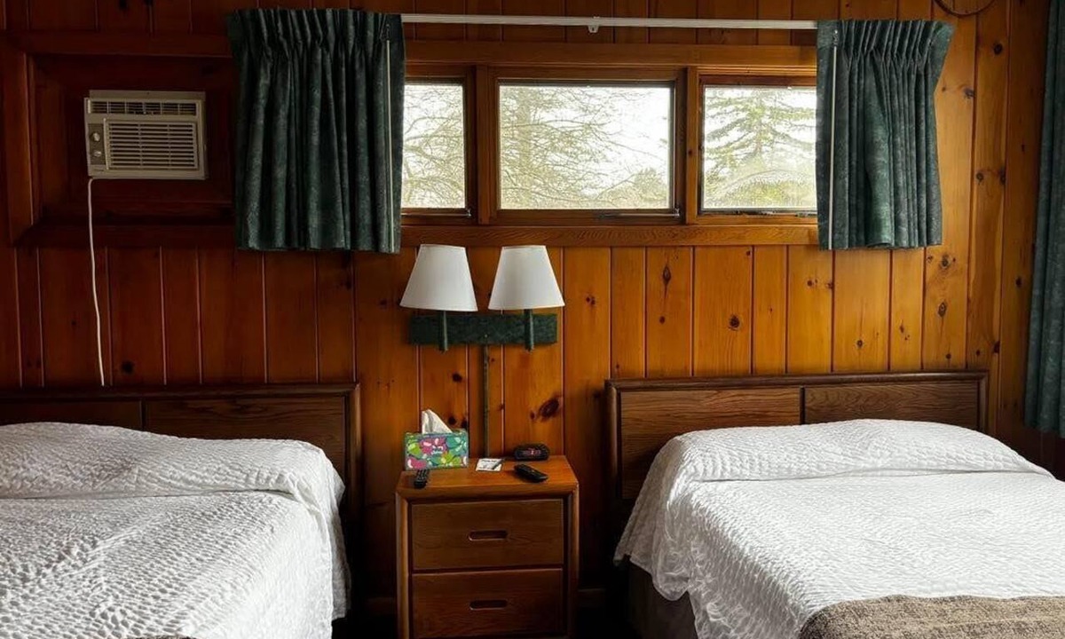 Hamilton Hotel | Cozy 1-bedroom hotel room in beautiful Hamilton - #318 Chenango