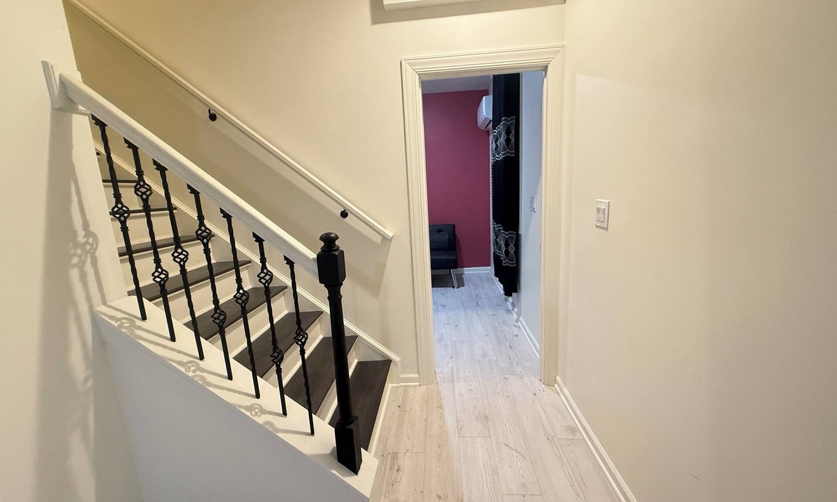 Mars House | Cozy 1-bedroom in a well ventilated and stylish basement.