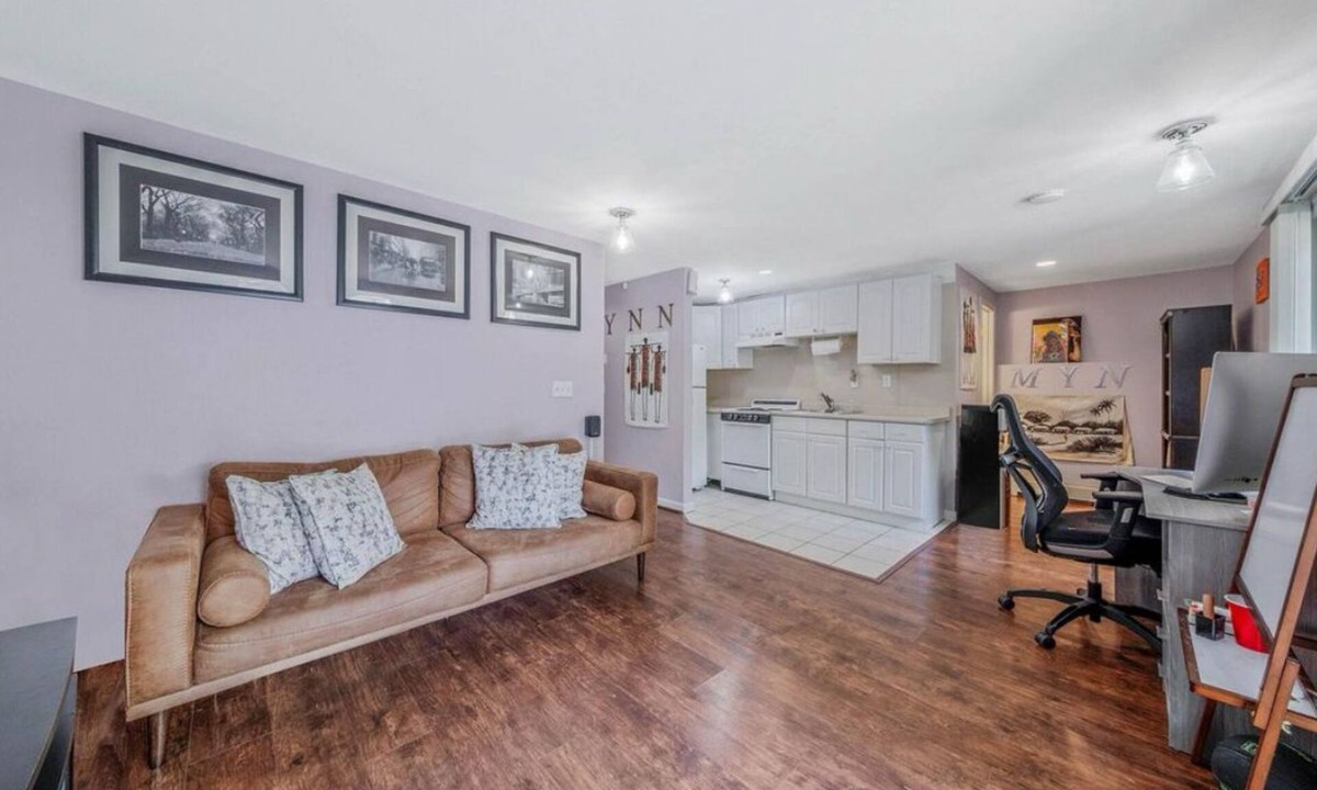 West Hills House | Cozy 1BR Artist Den Near Oheka Castle & Huntington Village