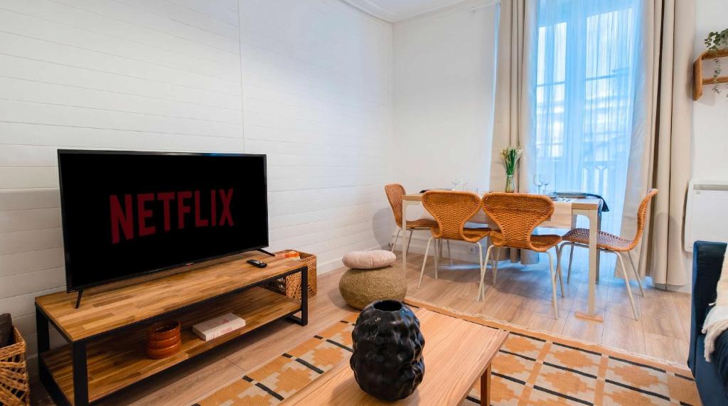 Montmartre Apartment | Cozy 1BR Montmartre 4 ppl