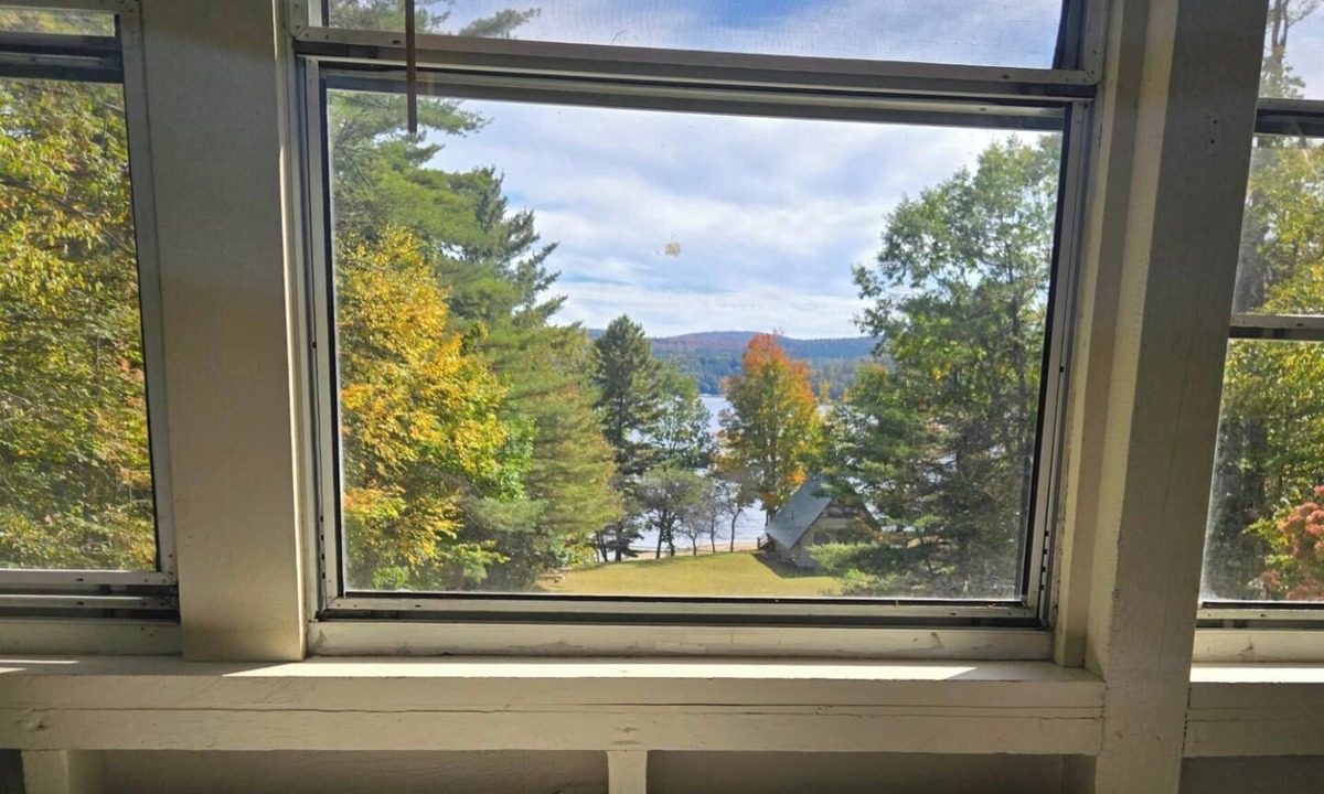 Hadley Cabin | Cozy 2-bdrm, 3-season Adirondack cabin at tranquil Great Sacandaga Lake w/WiFi