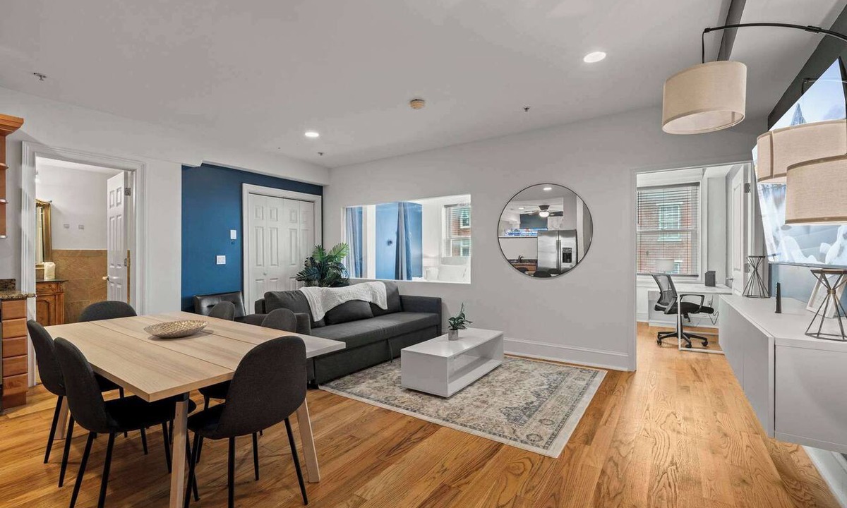 Old City Apartment | Cozy 2BD | Old City | Sleeps 8 | Independence Hall