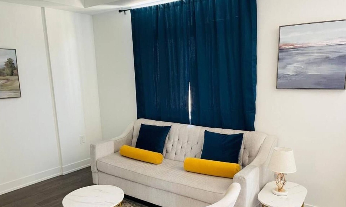 Lakeview House | cozy and spacious 3BR full house in Mississauga with free wifi & free parking.