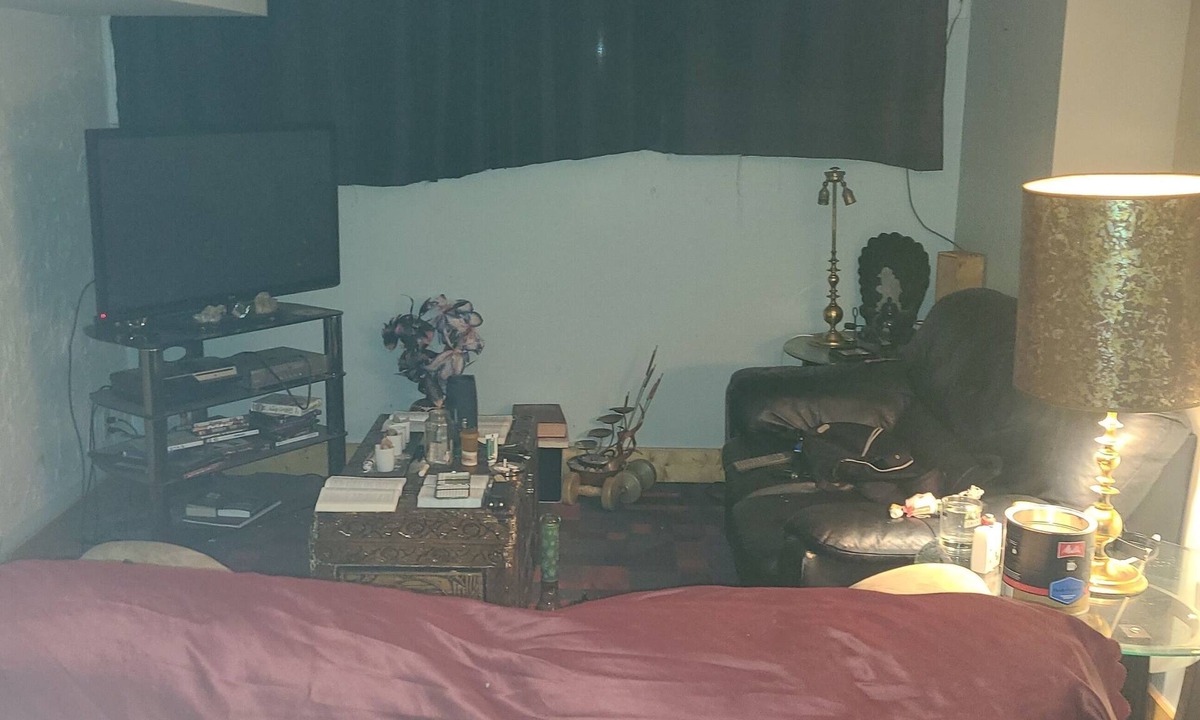 Newmarket House | Cozy Bl1 Bedroom Basment In Newmarket All Amenities + Playstation 4 & Netflix
