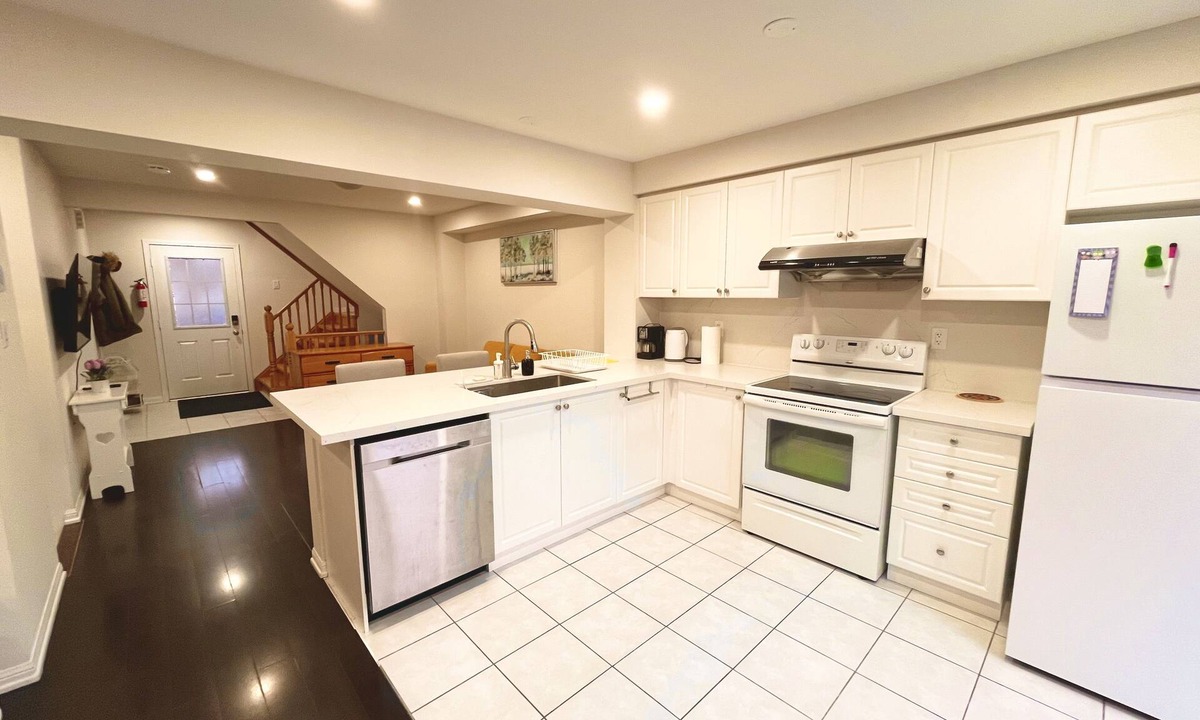 Halton Regional Municipality House | Cozy Bright Home in Milton