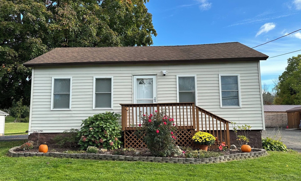 Oswego House | Cozy Charming house in Oswego NY, with WiFi and AC