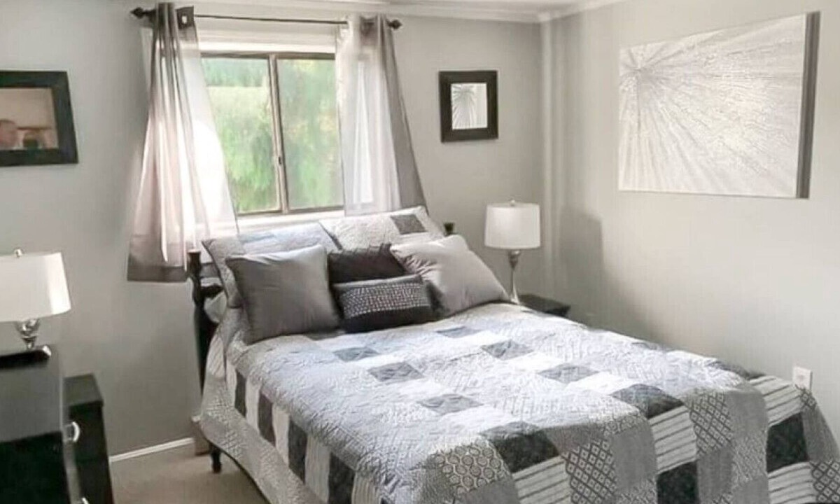 Claysburg Apartment | Cozy condo. Full resort access. Great for couples and families.
