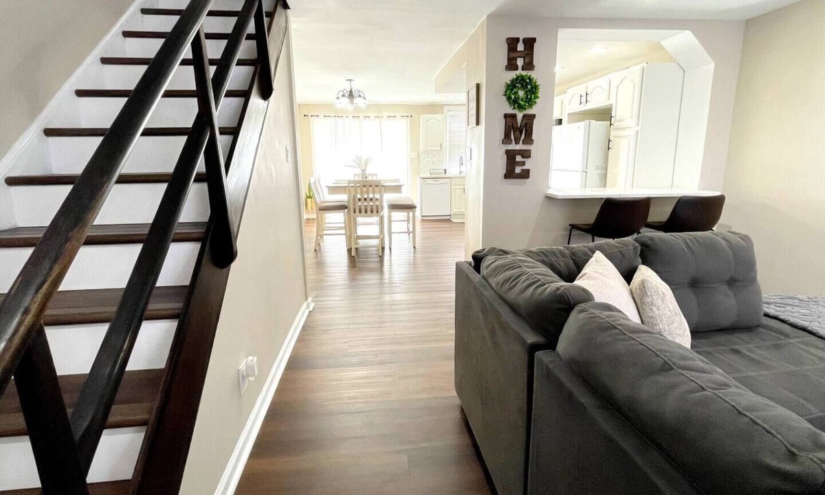 Delair House | Cozy family friendly 3-bed home with new deck