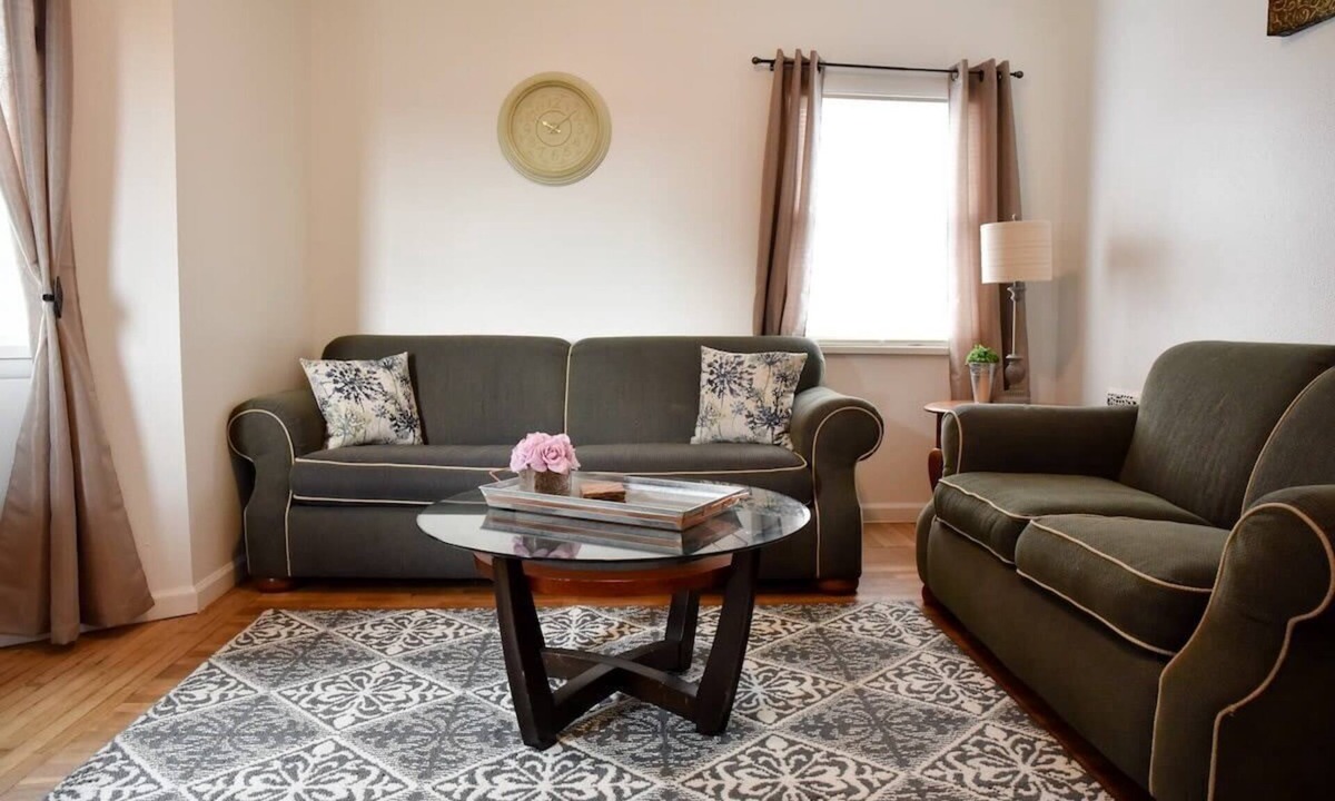 South Hills House | Cozy & Family Friendly Pittsburgh Home Sleeps 6