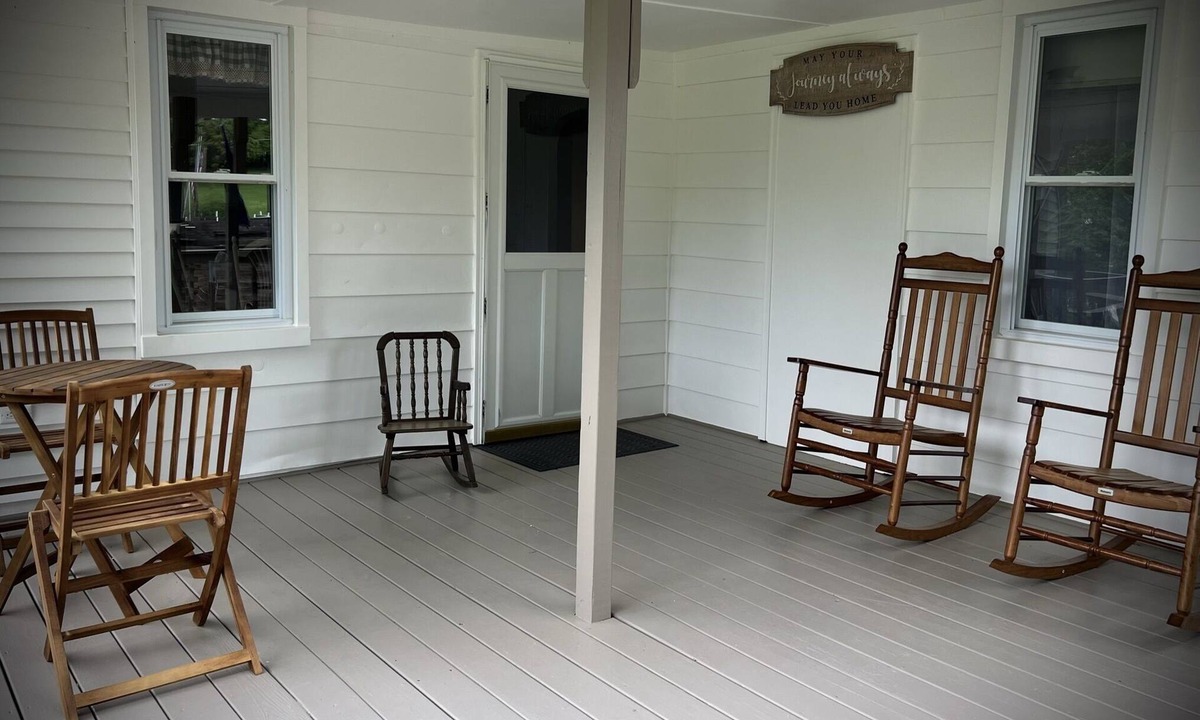 Sarver House | Cozy Farmhouse