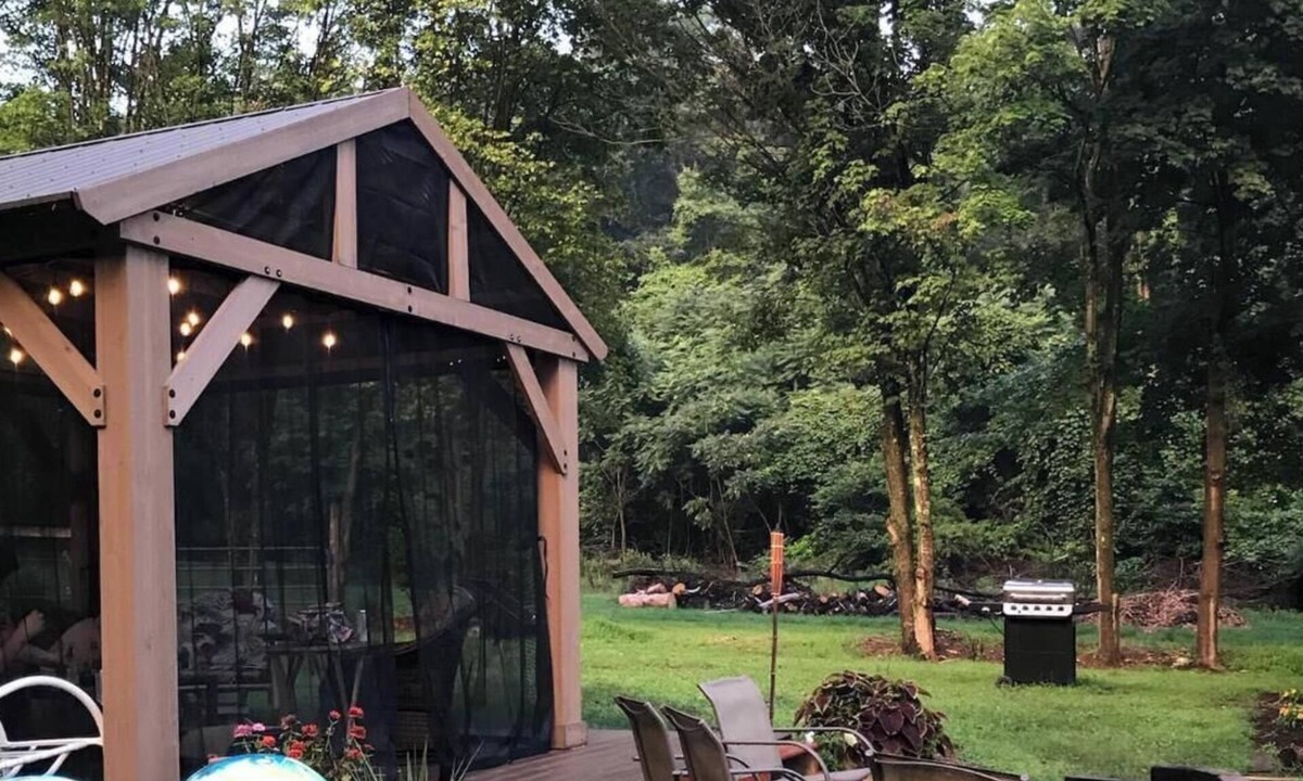 Brockton House | Cozy Home! Close to the Ski Blue Mountain, the Poconos, and Jim Thorpe.