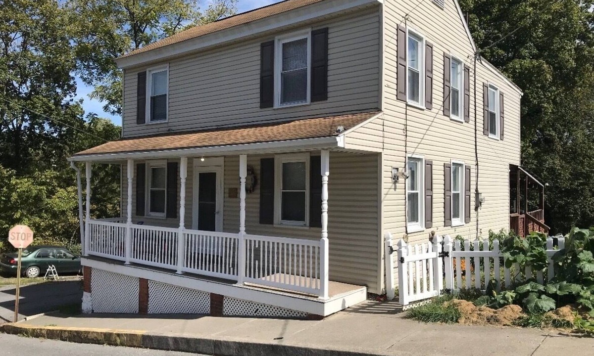 Oakland Mills House | Cozy Home close to town/50 minutes to Penn State.n