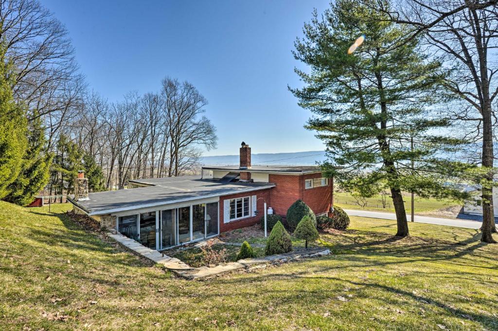 Belleville House | Cozy Home w/Private Patio & Views, Hiking On-Site