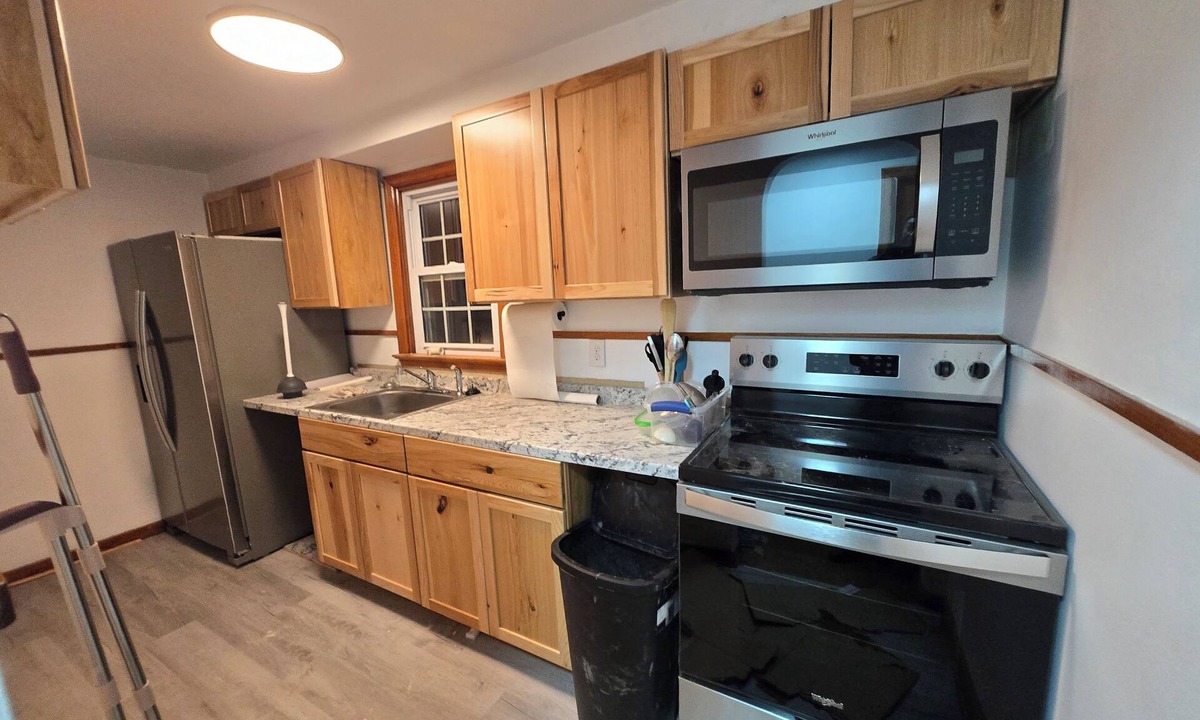 Southmont House | Cozy newly renovated unit in a delightful hilltop with AC near Hospital