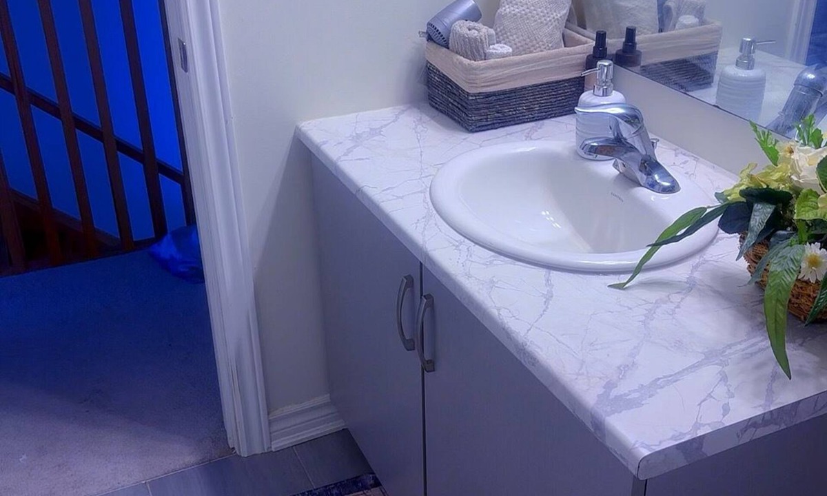 Durham Region Condo | Cozy room . Modern home (Share Bathroom)