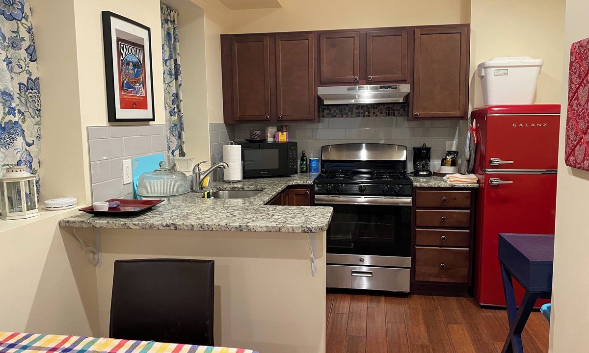 Germantown Apartment | Cozy studio on a pedestrian street in historic West Germantown in Philadelphia