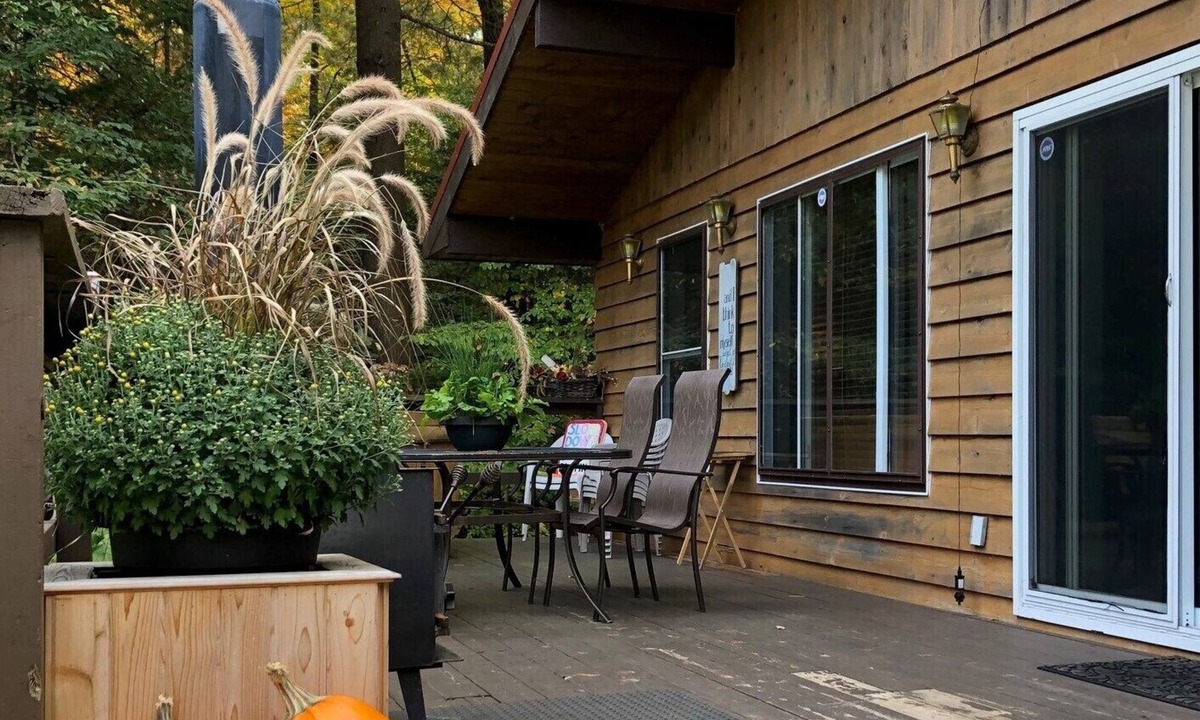 Kearney Cottage | Cozy Waterfront Cottage near Huntsville, Algonquin park