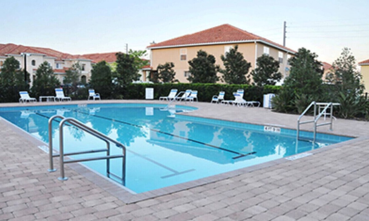 Crestwynd Bay House | Crestwynd 3 Bed 3 Bath Pool Townhome