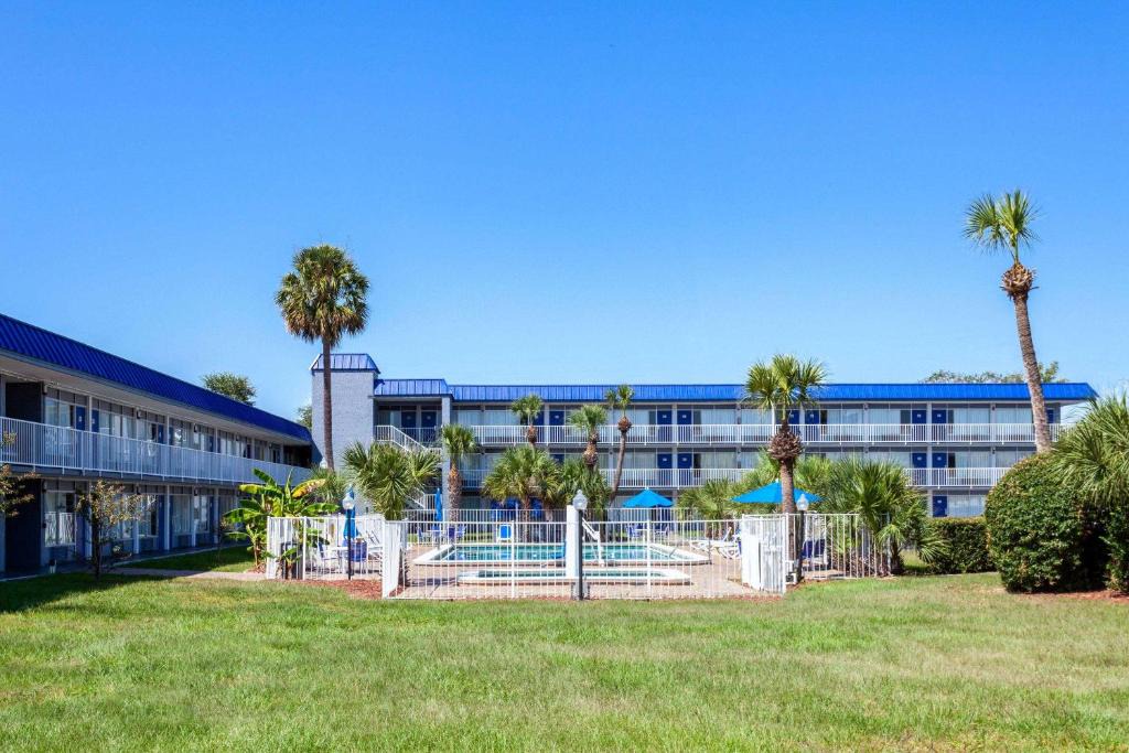 Southwest Orlando Hotel | Days Inn by Wyndham Orlando Downtown