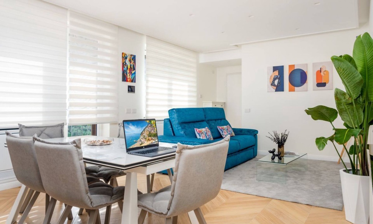 Meta House | De Vivo Realty - Relais Regina Vittoria