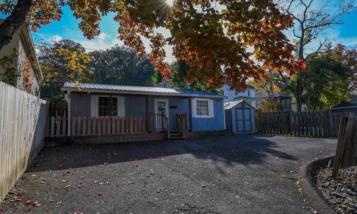 LaVale Cottage | Delightful cottage with WiFi in La Vale