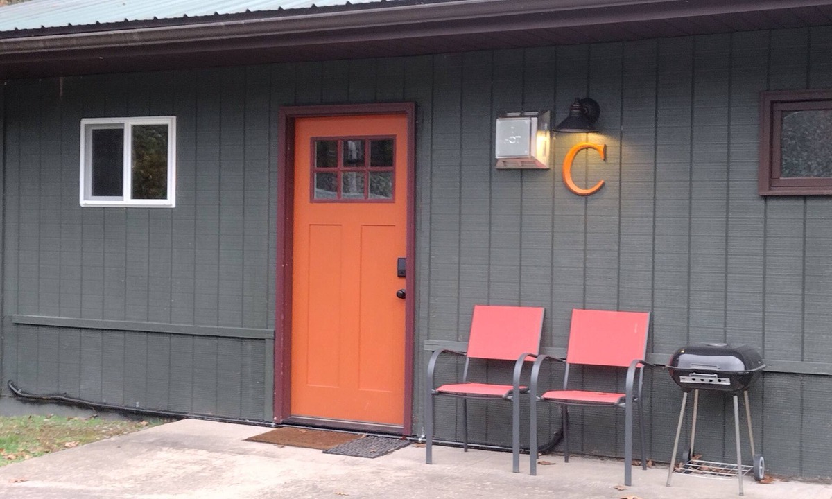 Hillsgrove Cabin | Deluxe Cabin C at Elk Creek Escape