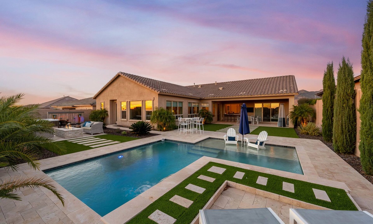 Pinnacle Peak House | Desert Luxury Villa Private Pool, Hot Tub, Gym