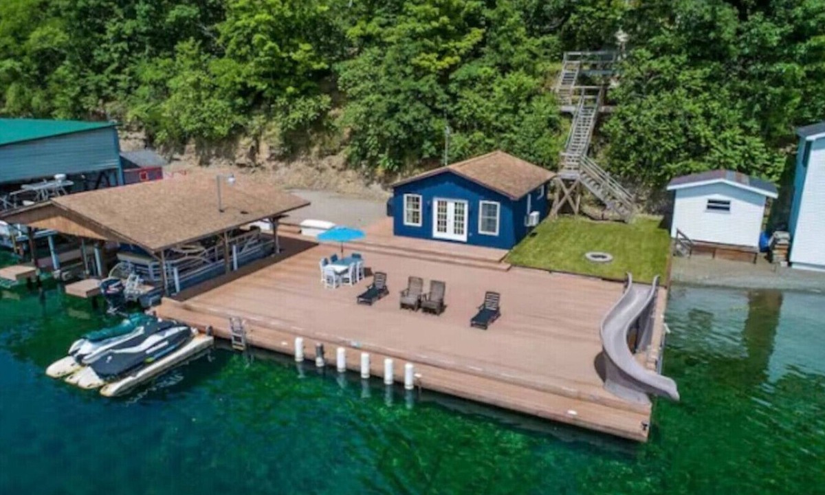 Hammondsport House | Dockaholic on Keuka Lake