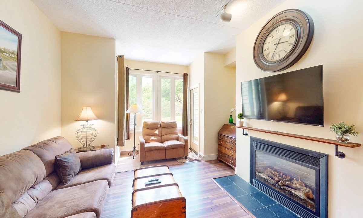 The Blue Mountains Condo | Dog-friendly condo w/a full kitchen & furnished patio
