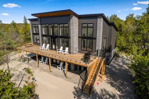Tobermory House | Dorcas Bay Dreams