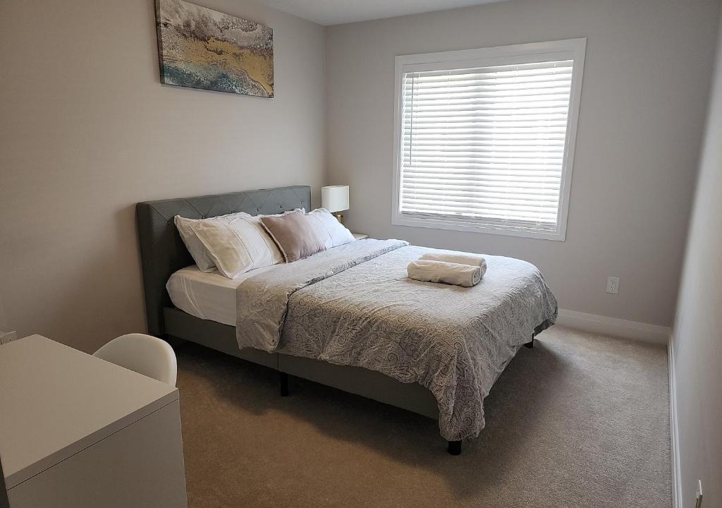 Ottawa Division House | Dorothy's Deluxe room