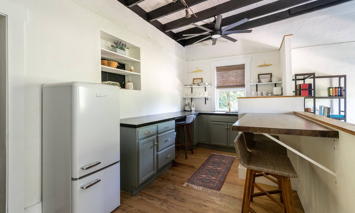 Bellefonte House | Downtown Bellefonte Modern Loft- 9 miles to PSU