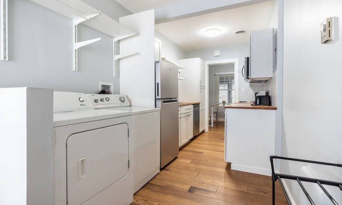 Lake Eola Heights Apartment | Downtown Orlando| Lake Eola | Free Parking
