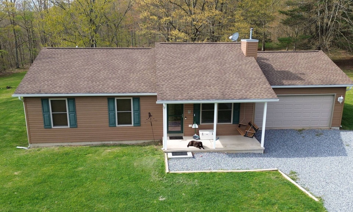 Weedville House | Dream Ridge Lodge - Spacious, Private and Centrally Located