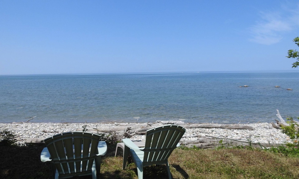 Southampton Cottage | Driftwood Cottage - Million Dollar Views, lots of outdoor space, pet friendly