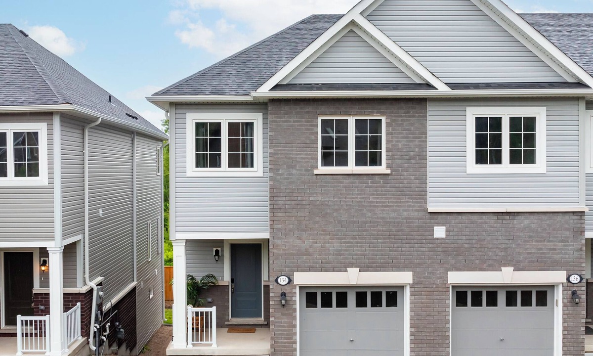 Shelburne House | Dufferin Retreat - Centrally Located, close to Parks, Trails and Local Shops