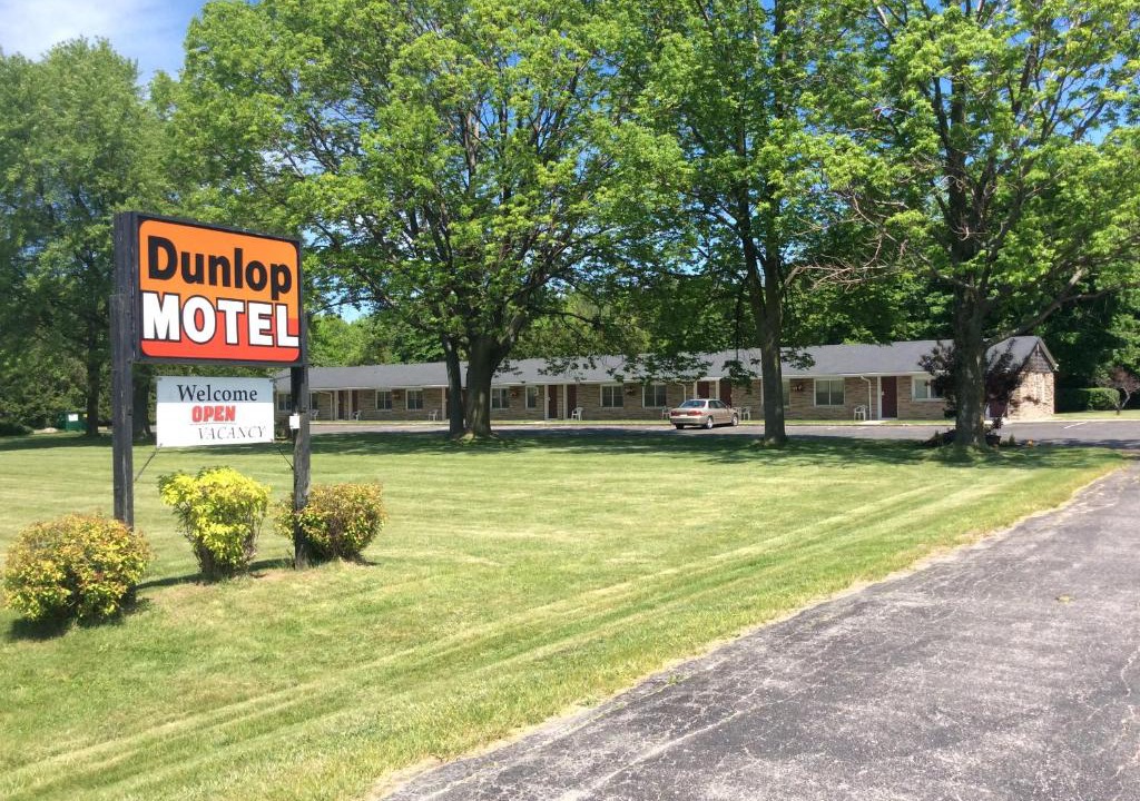 Ashfield-Colborne-Wawanosh Hotel | Dunlop Motel
