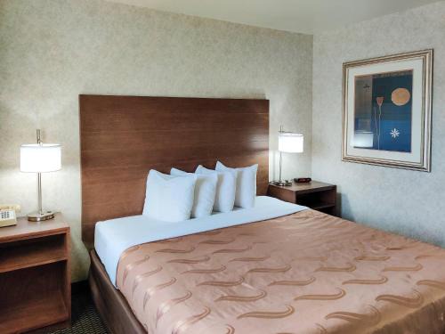 Flagstaff Hotel | Econo Lodge Flagstaff East I-40