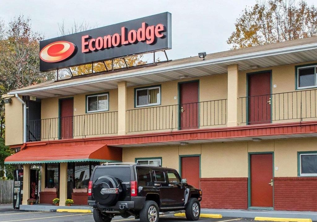 Saint Clair Cabin | Econo Lodge Frackville